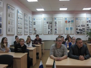 Студенты 1-го курса в музее техникума во время экскурсии посвященной Солдатам Победы
